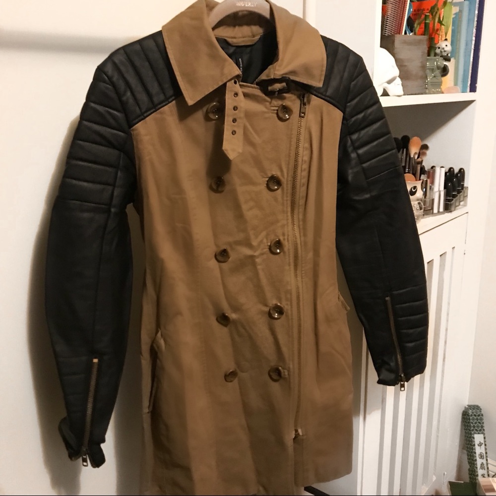 Quilted sleeve trench coat